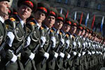Состоялся праздничный парад подразделений Казанского гарнизона полиции в парке Победы