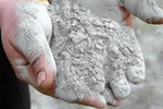 В Татарстане полицейские выявили и пресекли производство фальсифицированного цемента