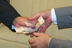 Каждый второй работник компаний Татарстана просит в долг у коллег