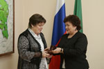 Римме Арслановой из Набережных Челнов вручена Памятная медаль имени Н. М. Гиренко