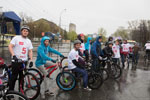 Школьник из Казани показал, что плохая погода не помеха зрелищным трюкам на велосипеде