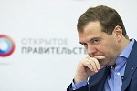 Медведев торопит образование 